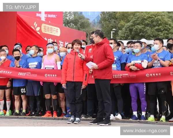 老将沃霞芬77岁再战泳池:年龄只是数字 老将沃霞芬77岁再战泳池:年龄只是数字